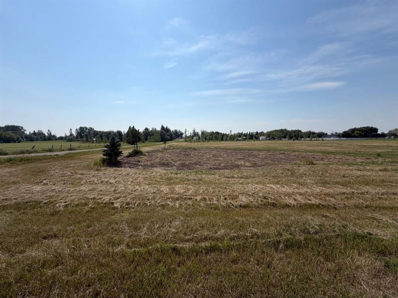 Lot 8 2 Avenue NW