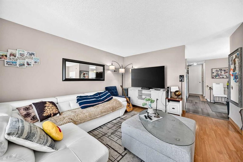 39 Aberdare Way NE, Abbeydale — interior photo