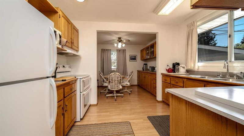 42 Harrow Place SW, Haysboro — interior photo 6