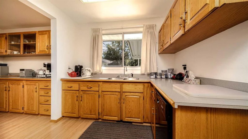 42 Harrow Place SW, Haysboro — interior photo 7