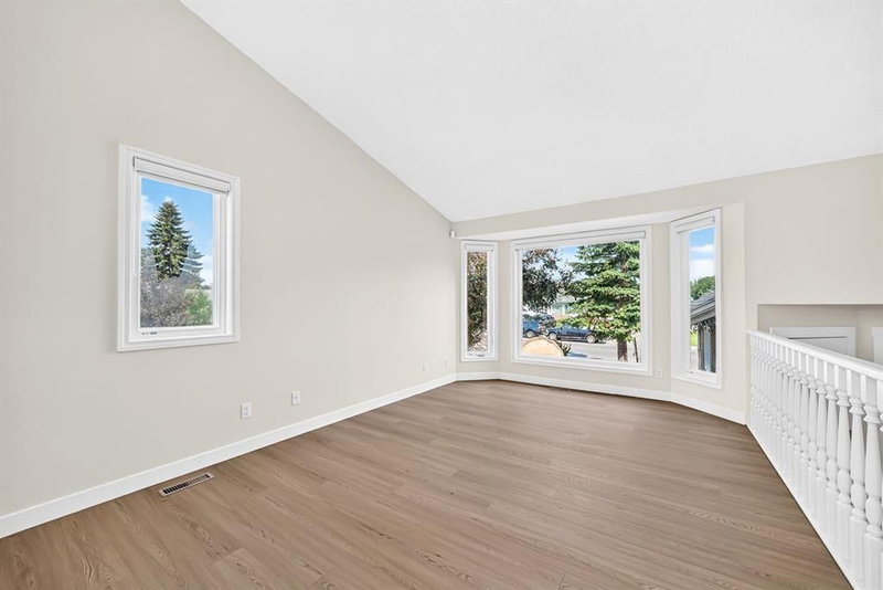 143 Applewood Drive SE, Applewood Park — interior photo 5