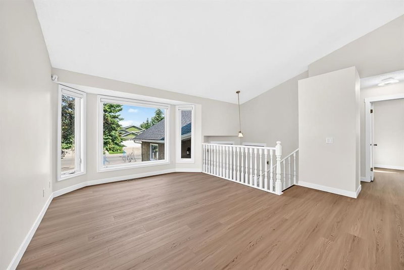 143 Applewood Drive SE, Applewood Park — interior photo 6