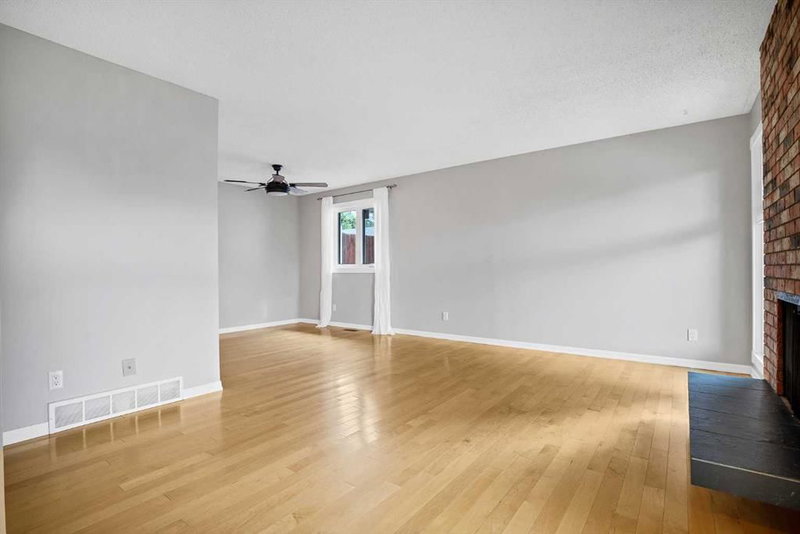 1307 56 Avenue NW, North Haven Upper — interior photo 5