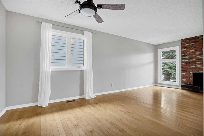 1307 56 Avenue NW, North Haven Upper — interior photo 6