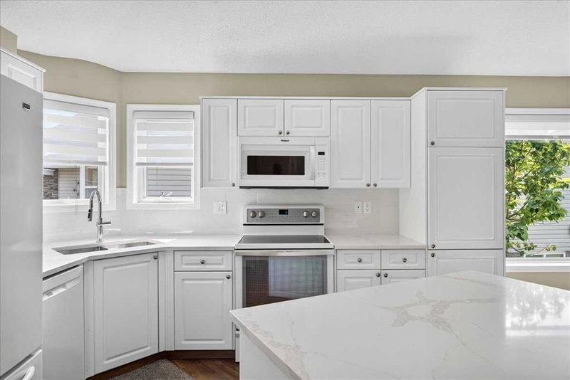 441 Freeman Way NW, High River Golf Course — interior photo 7