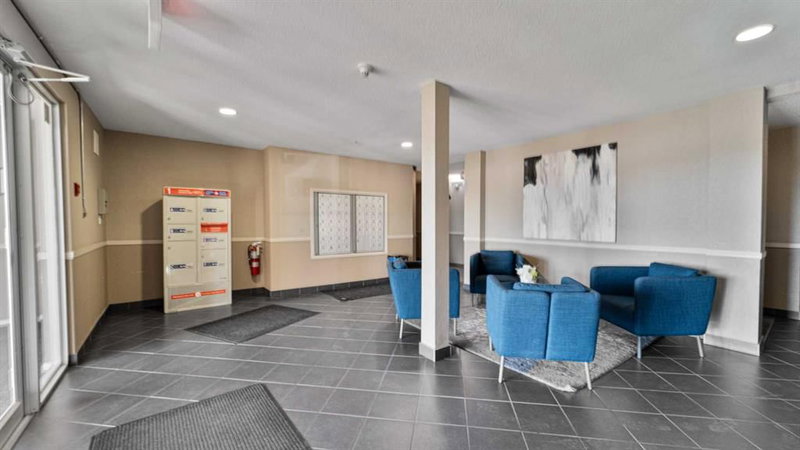 105, 17 Country Village Bay NE, Country Hills Village — interior photo
