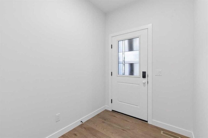 153 Snowberry Common SE