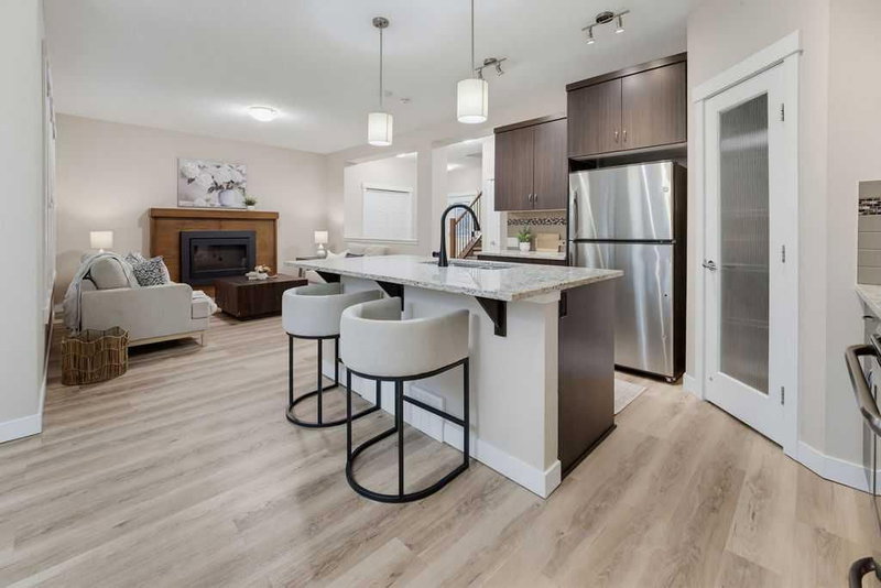 145 Sunset Manor, Sunset Ridge — interior photo 5