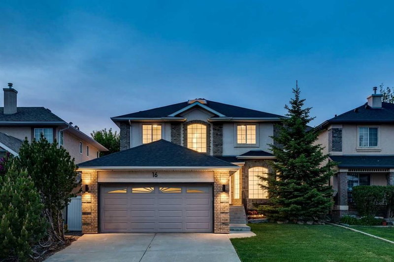 16 Simcrest Point SW, Calgary, Alberta