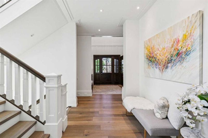 1623 49 Avenue SW, Altadore — interior photo 5