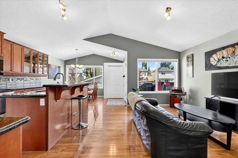 23 Copperfield Rise SE, Copperfield — interior photo 5