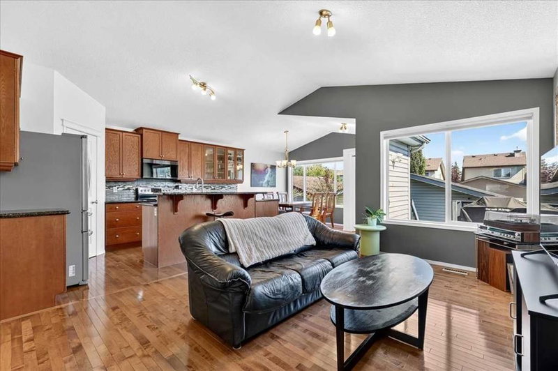 23 Copperfield Rise SE, Copperfield — interior photo 7