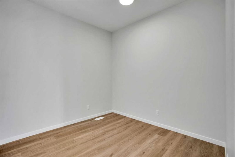 68 Sugarsnap Green SE, Rangeview — interior photo 6