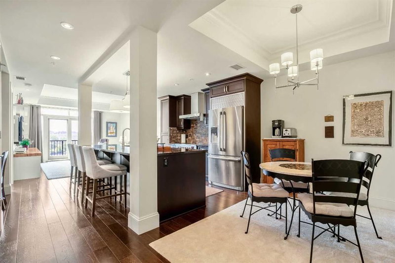 401, 131 Quarry Way SE, Douglasdale/Glen — interior photo