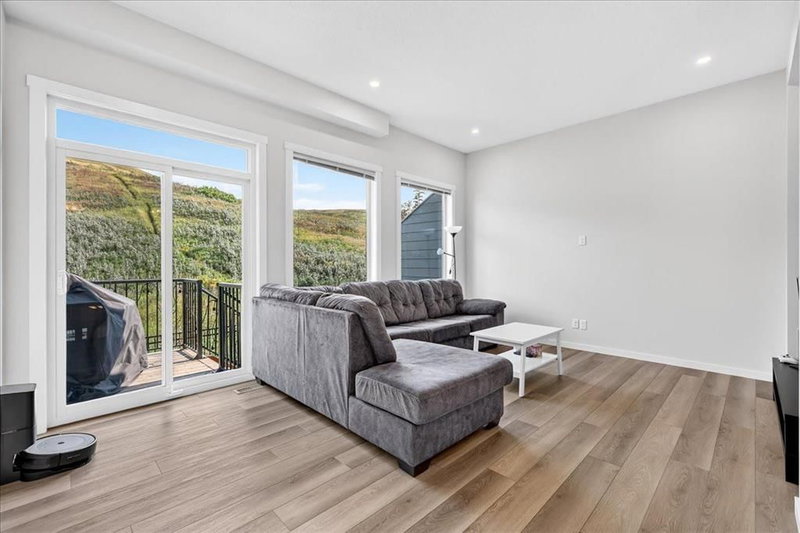 246 Cranbrook Square SE, Cranston — interior photo 5
