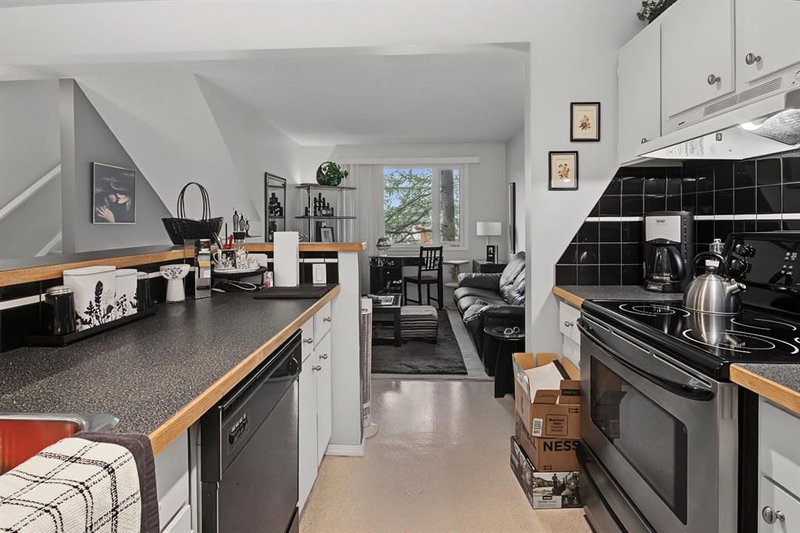52, 12 Templewood Drive NE, Temple — interior photo 5