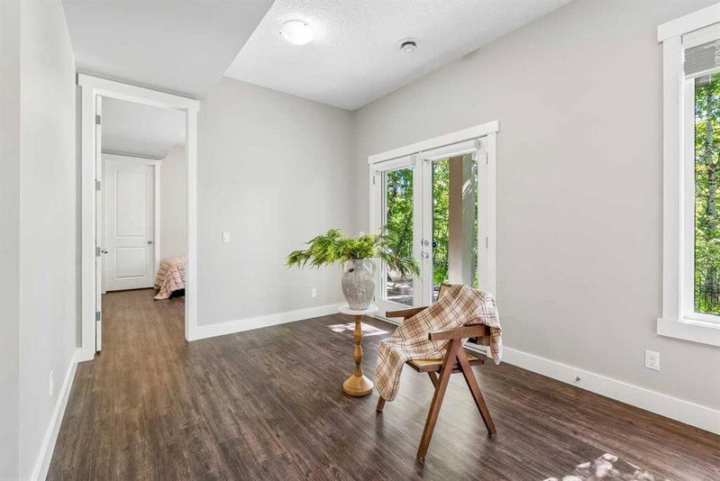 30 Ascot Crescent SW, Aspen Woods — interior photo 5