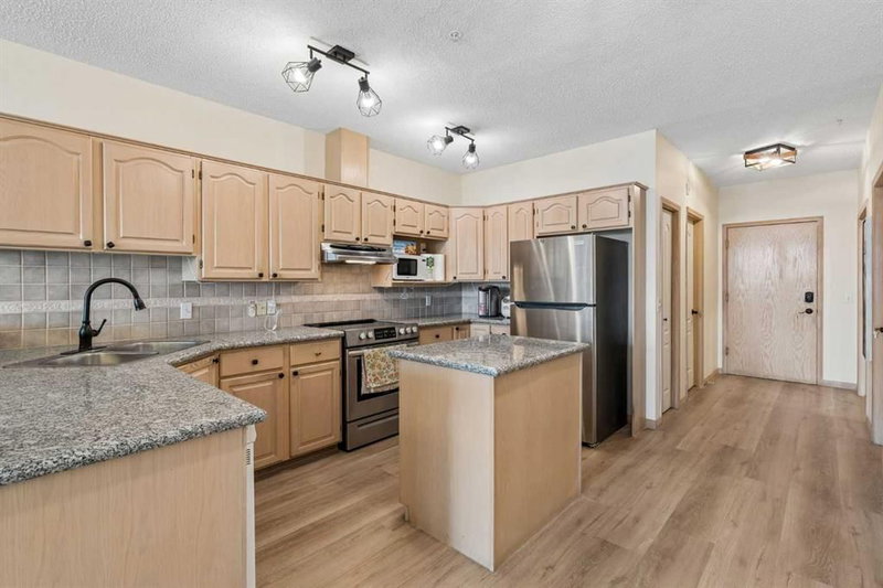 401, 103 10 Avenue NW, Crescent Heights — interior photo
