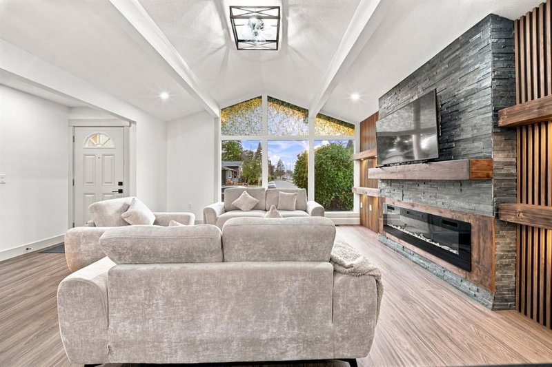 8304 11 Street SW, Haysboro — interior photo 6