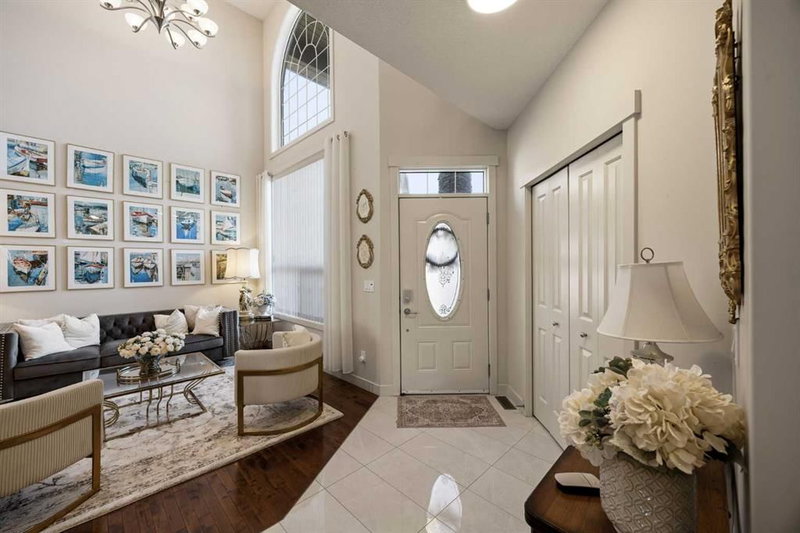 21 Canals Cove SW, Canals — interior photo