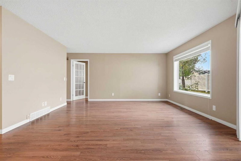11 Macewan Park Heights NW, MacEwan Glen — interior photo