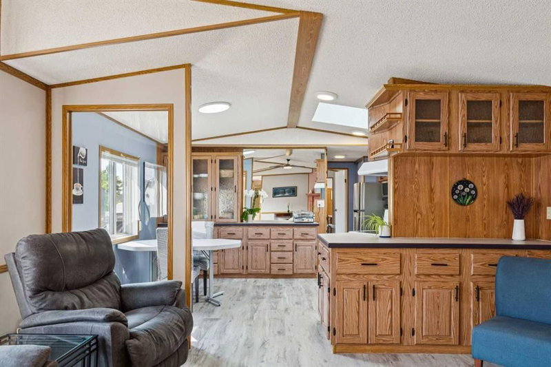 25 Erin Woods Circle SE, Erin Woods — interior photo