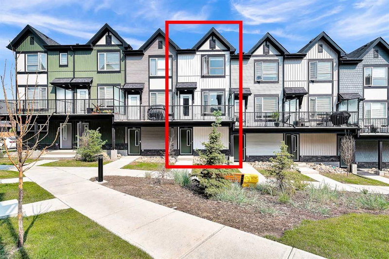 512 - 16 Evanscrest Park NW
