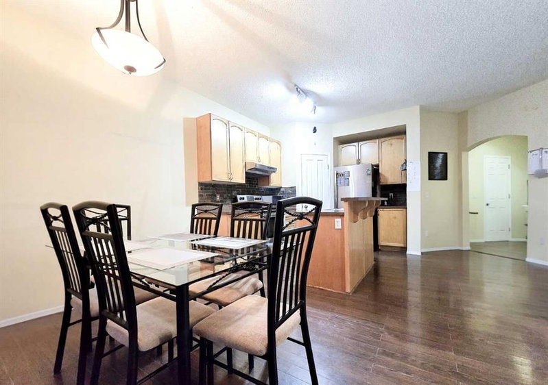 13 Tuscany Ridge Mews NW, Tuscany — interior photo 5