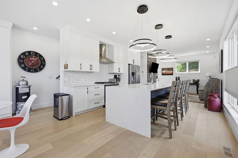 2002 31 Street SW, Killarney/Glengarry — interior photo 5
