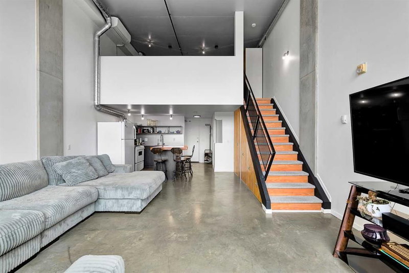 216, 535 8 Avenue SE, Downtown East Village — interior photo