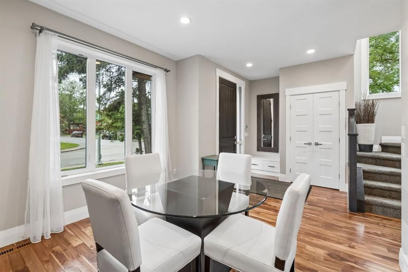 3302 39 Street SW, Glenbrook — interior photo 5