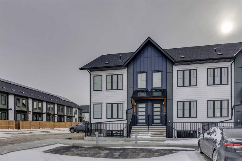 215 - 40 Livingston Parade NE