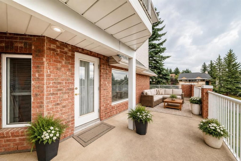 1109, 1109 Hawksbrow Point NW, Hawkwood — interior photo 6