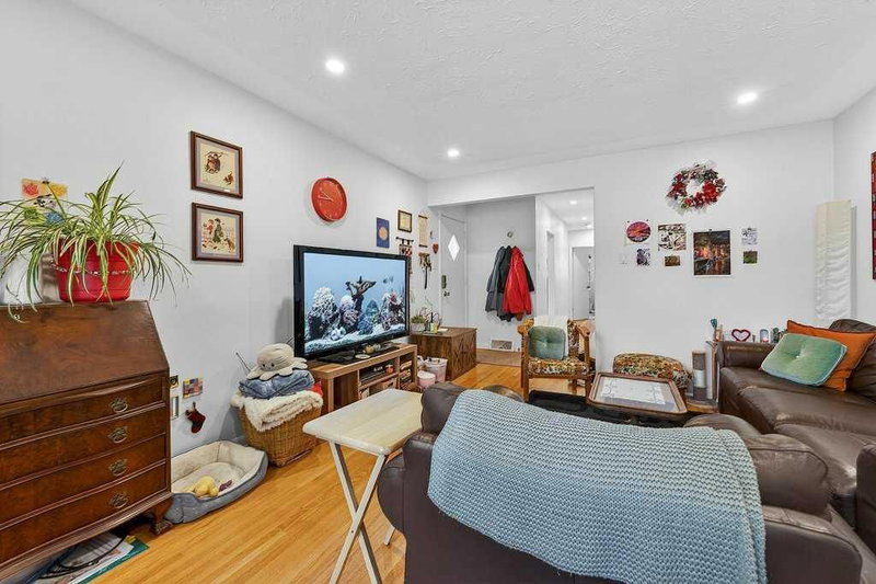 319 37 Street SW, Spruce Cliff — interior photo 5