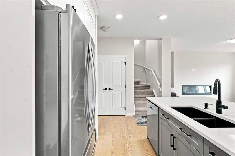 108 Homestead Close NE, Homestead — interior photo