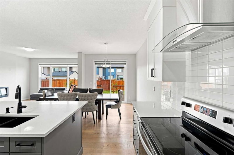 108 Homestead Close NE, Homestead — interior photo 7