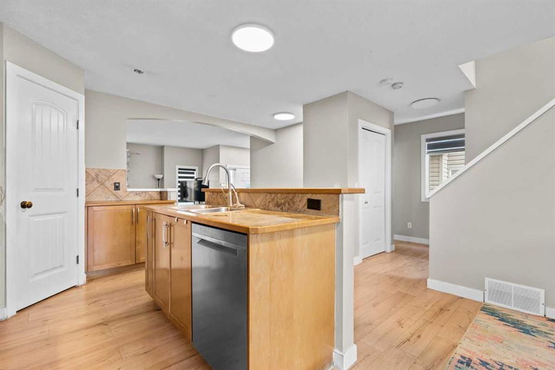 303 Saddlebrook Way NE, Saddle Ridge — interior photo