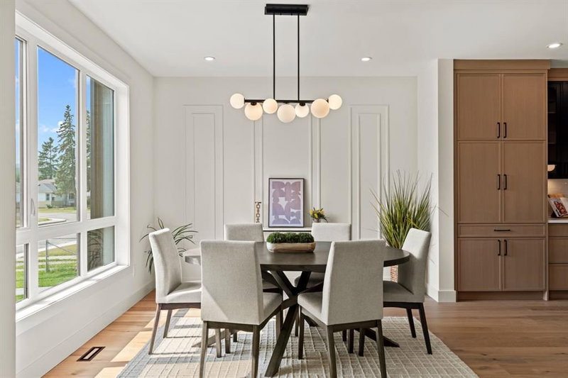 8138 47 Avenue NW, Bowness — interior photo