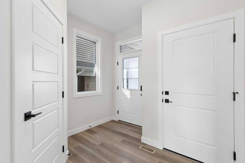 52 Southborough Common, Southbow Landing — interior photo