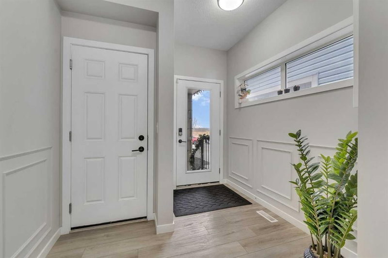 341 Walcrest View SE, Walden — interior photo