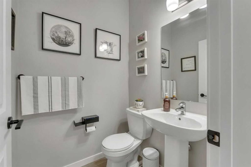 341 Walcrest View SE, Walden — interior photo 6
