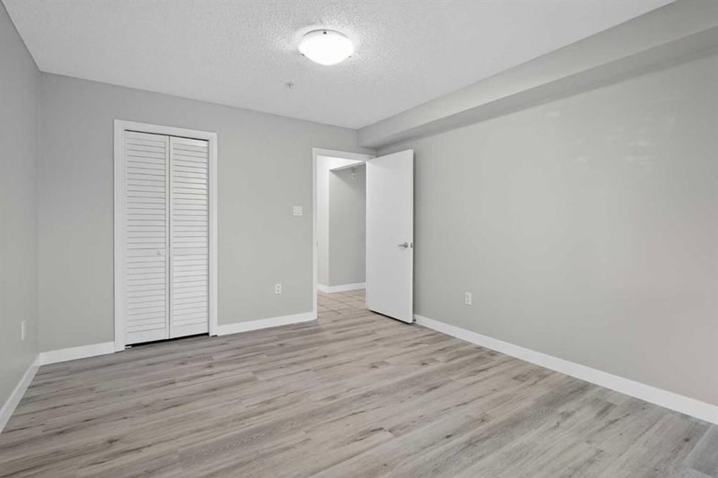 116, 790 Kingsmere Crescent SW, Kingsland — interior photo 6