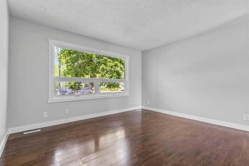 767 Whitehill Way NE, Whitehorn — interior photo