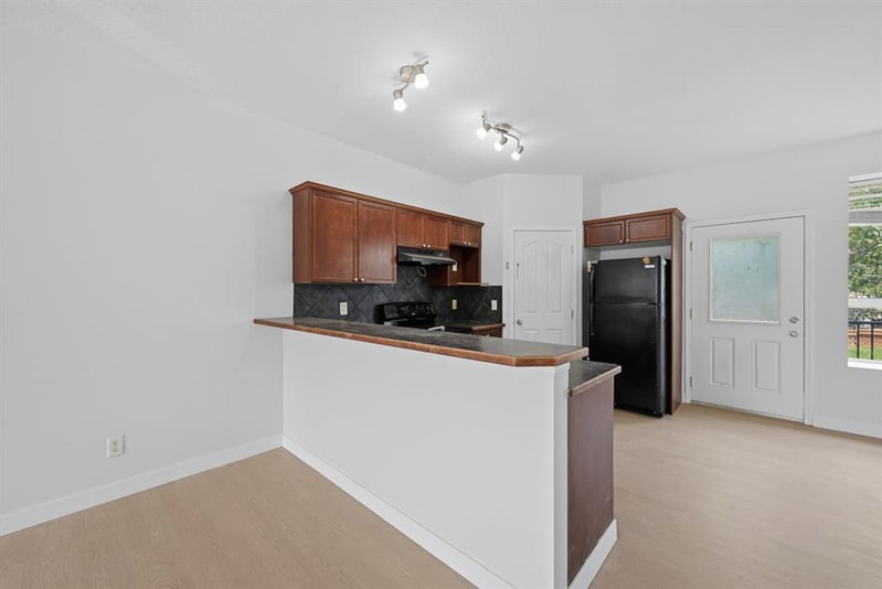 904, 2066 Luxstone Boulevard SW, Luxstone — interior photo 7