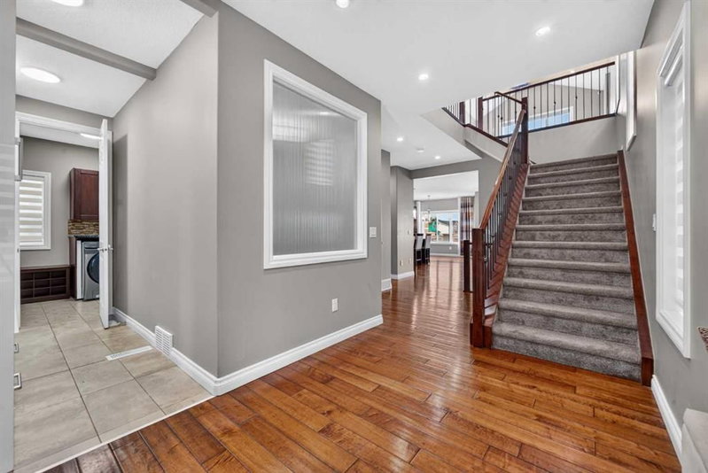 148 Evansborough Way NW, Evanston — interior photo