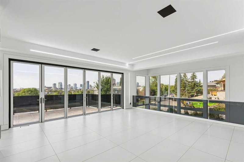1104 Drury Avenue NE, Bridgeland/Riverside — interior photo 5