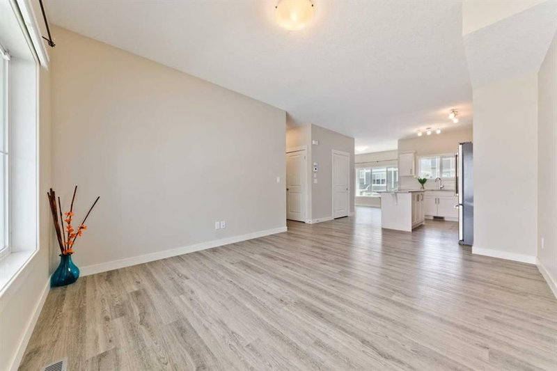 373 Nolancrest Heights NW, Nolan Hill — interior photo 7