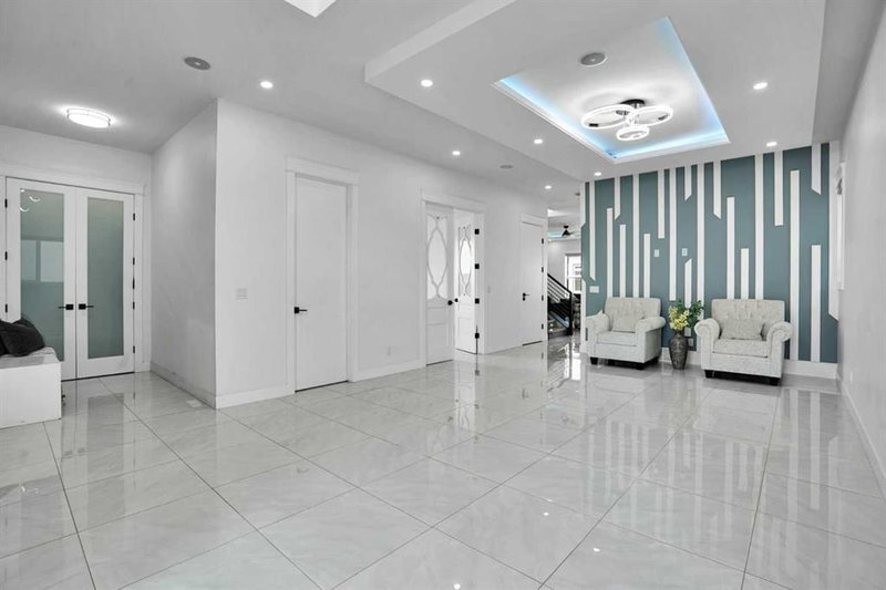 4508 87 Avenue NE, Saddle Ridge — interior photo