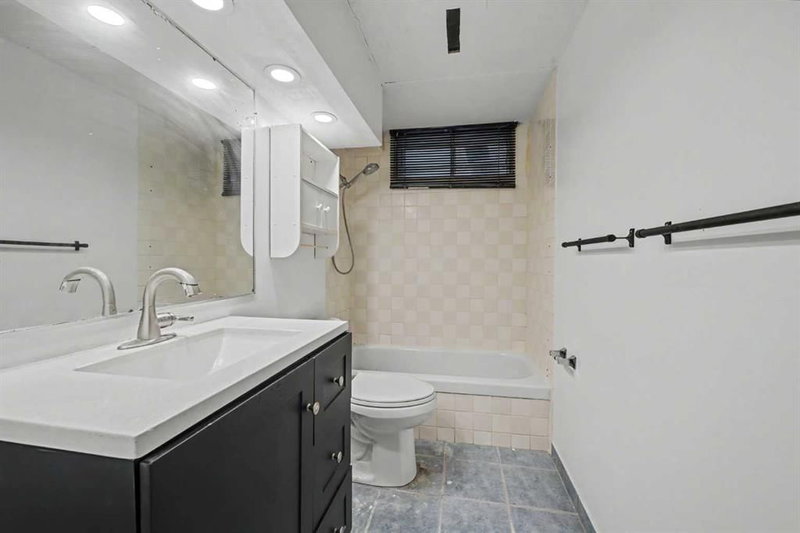 711 118 Avenue SW, Canyon Meadows — interior photo 6