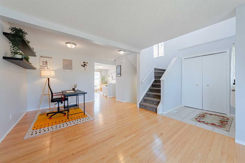 212 Hidden Hills Road NW